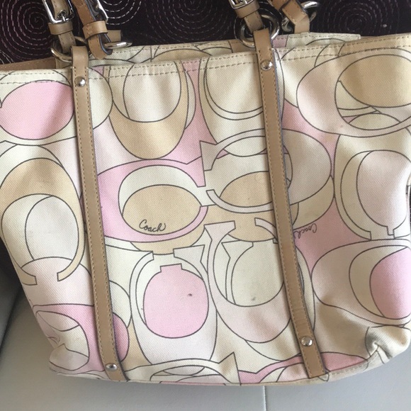 Pink Signature Coach tote purse - Picture 3 of 8